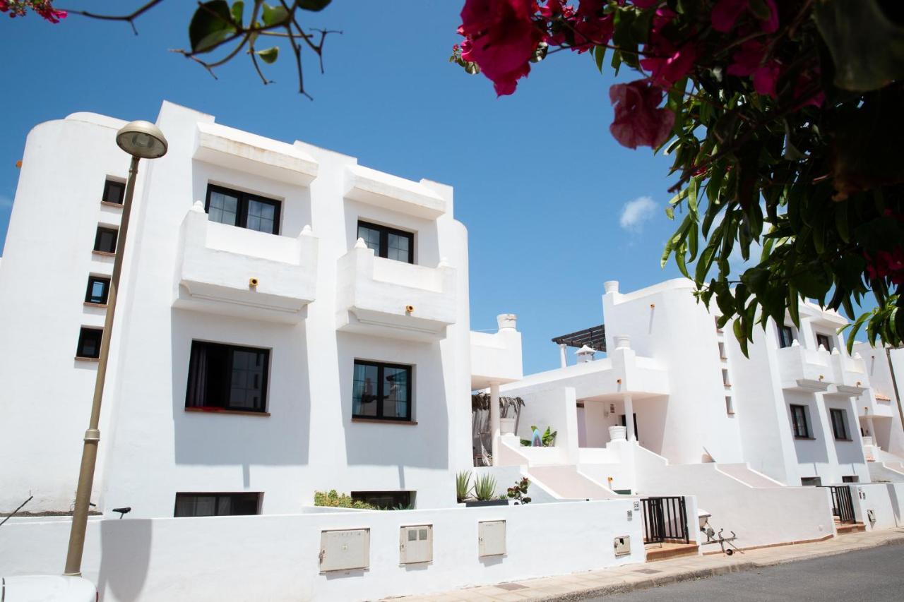 Surf Dream Surfhouse Hostel Corralejo Exterior photo