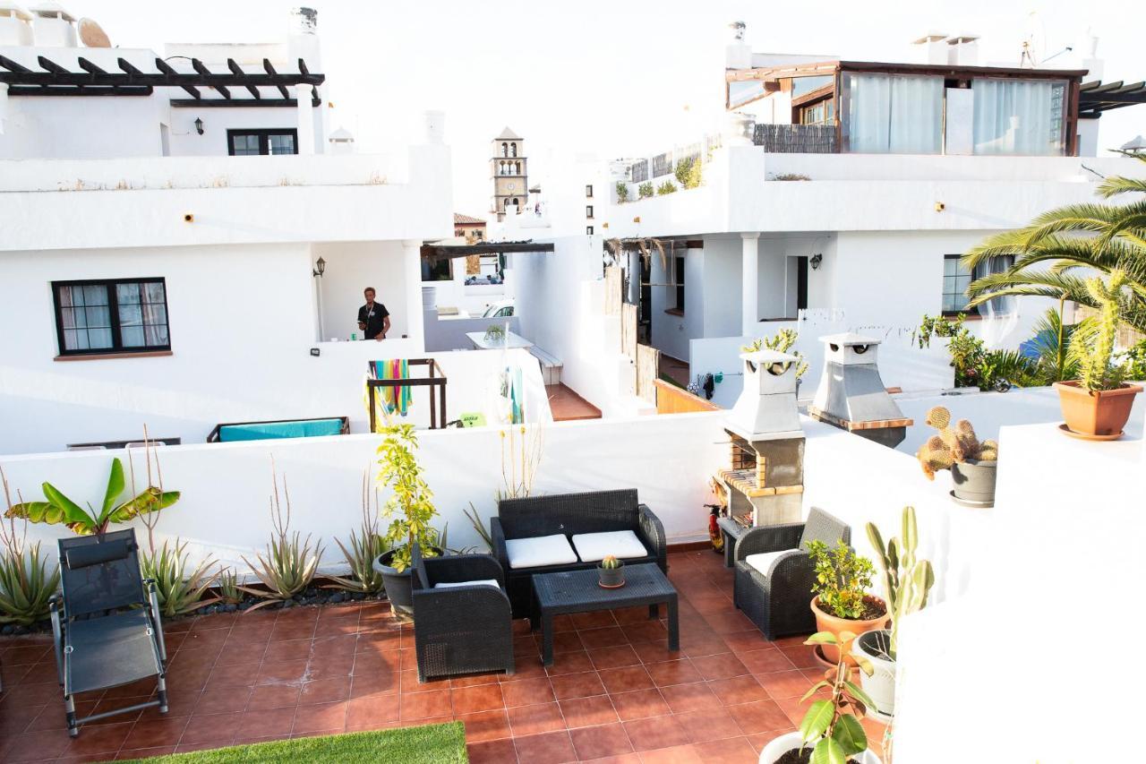 Surf Dream Surfhouse Hostel Corralejo Exterior photo
