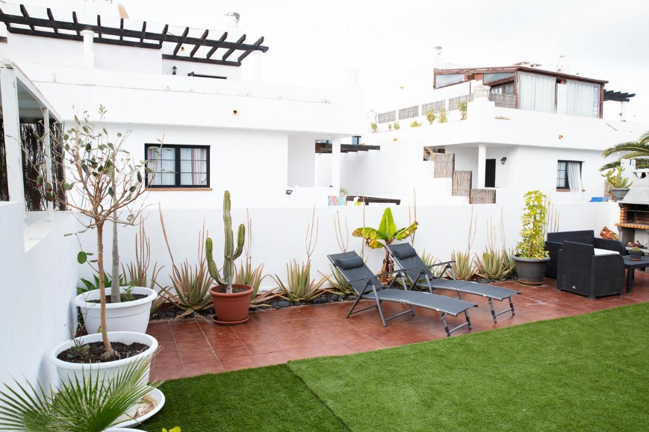 Surf Dream Surfhouse Hostel Corralejo Exterior photo